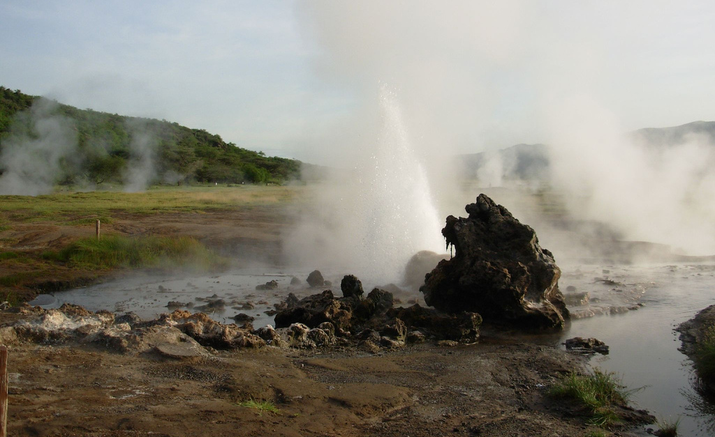 Discover hot springs in Rwanda